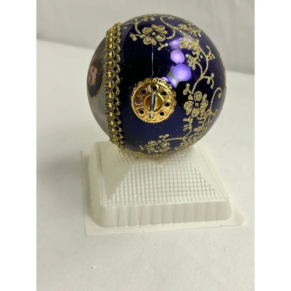 Masters on Silk Ornament 10-16 The Good Shepherds Murillo Christmas 1999